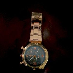 Am selling a watch made from real gold